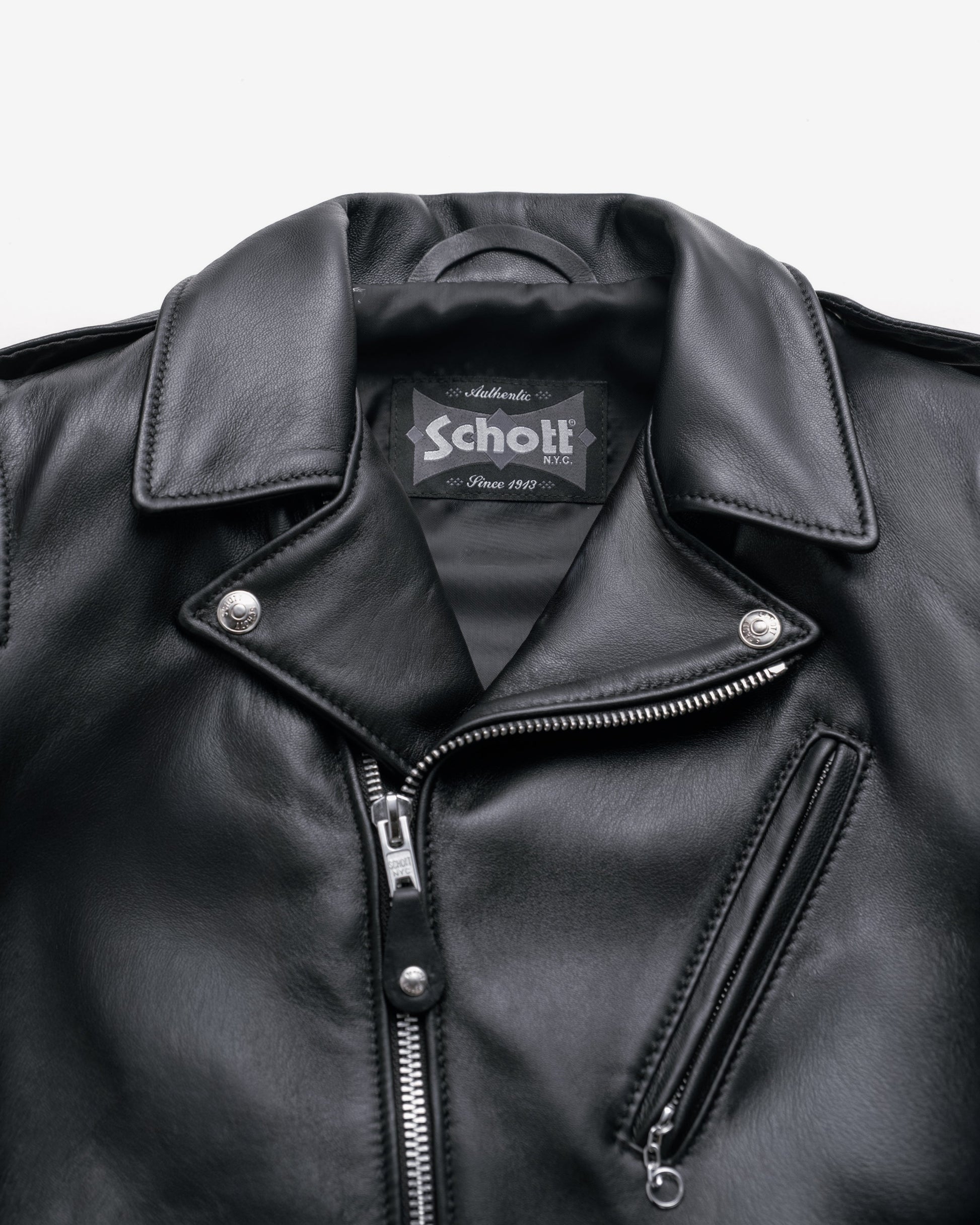 213MO — sleeve detail | Majestic Leather UK