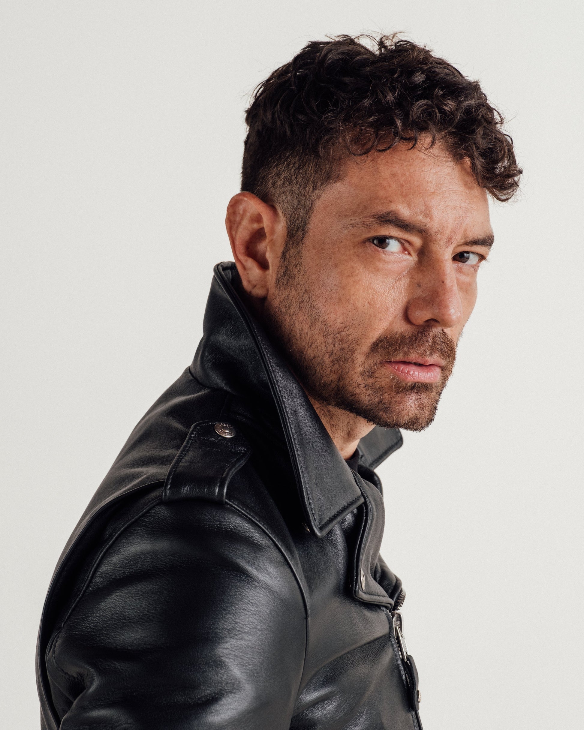 213MO — collar detail | Majestic Leather UK