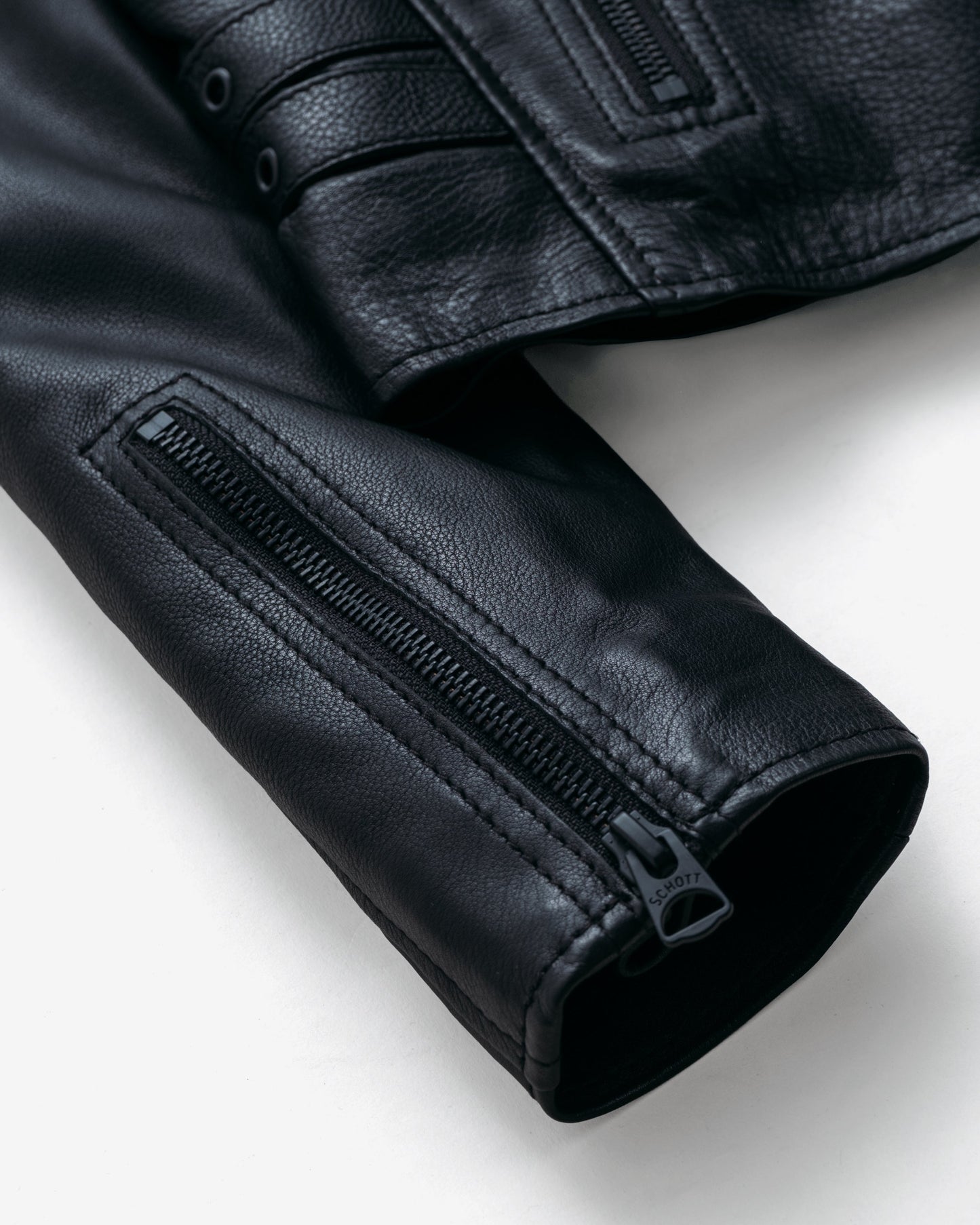 2408W — sleeve detail | Majestic Leather UK