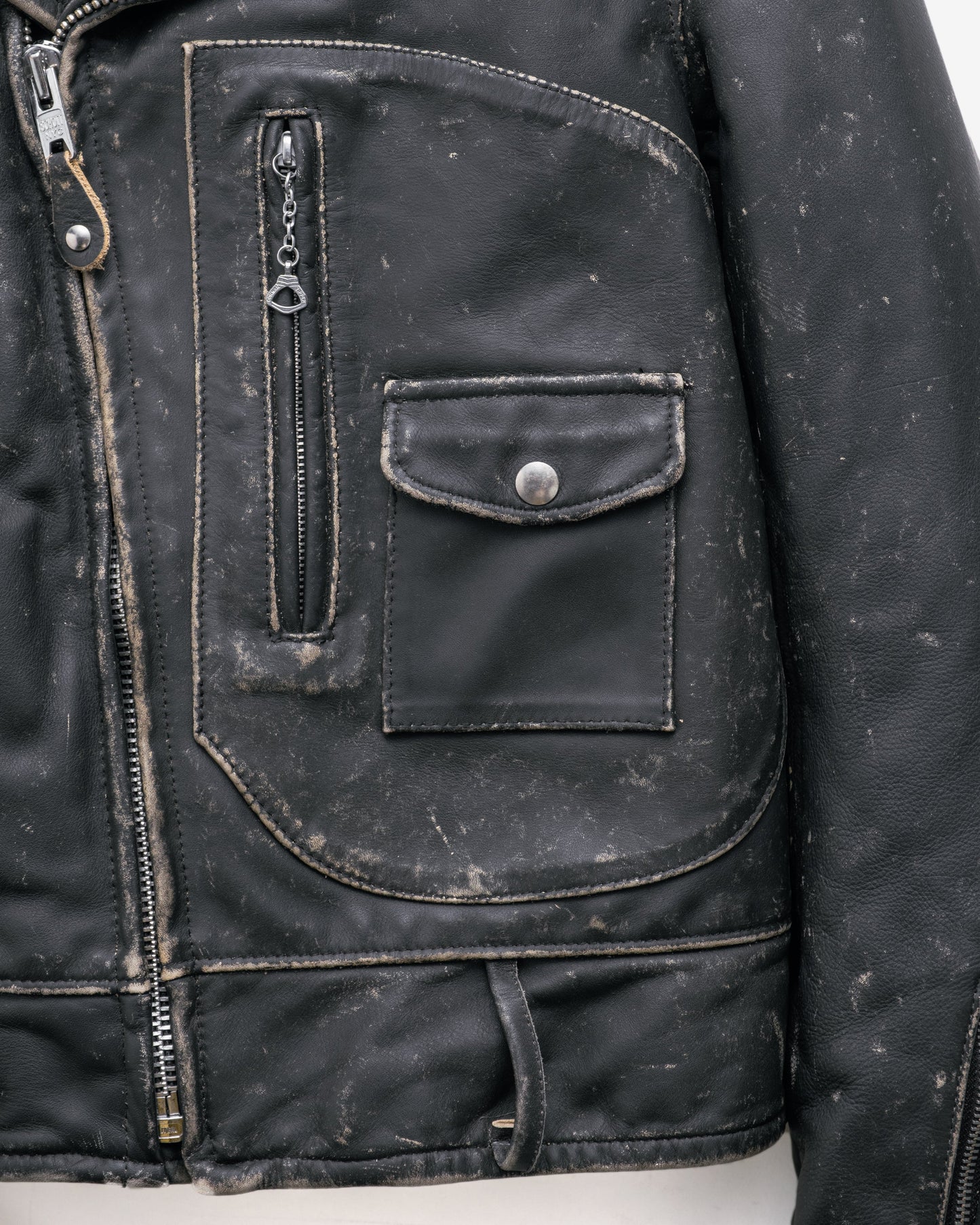 568VN — sleeve detail | Majestic Leather UK