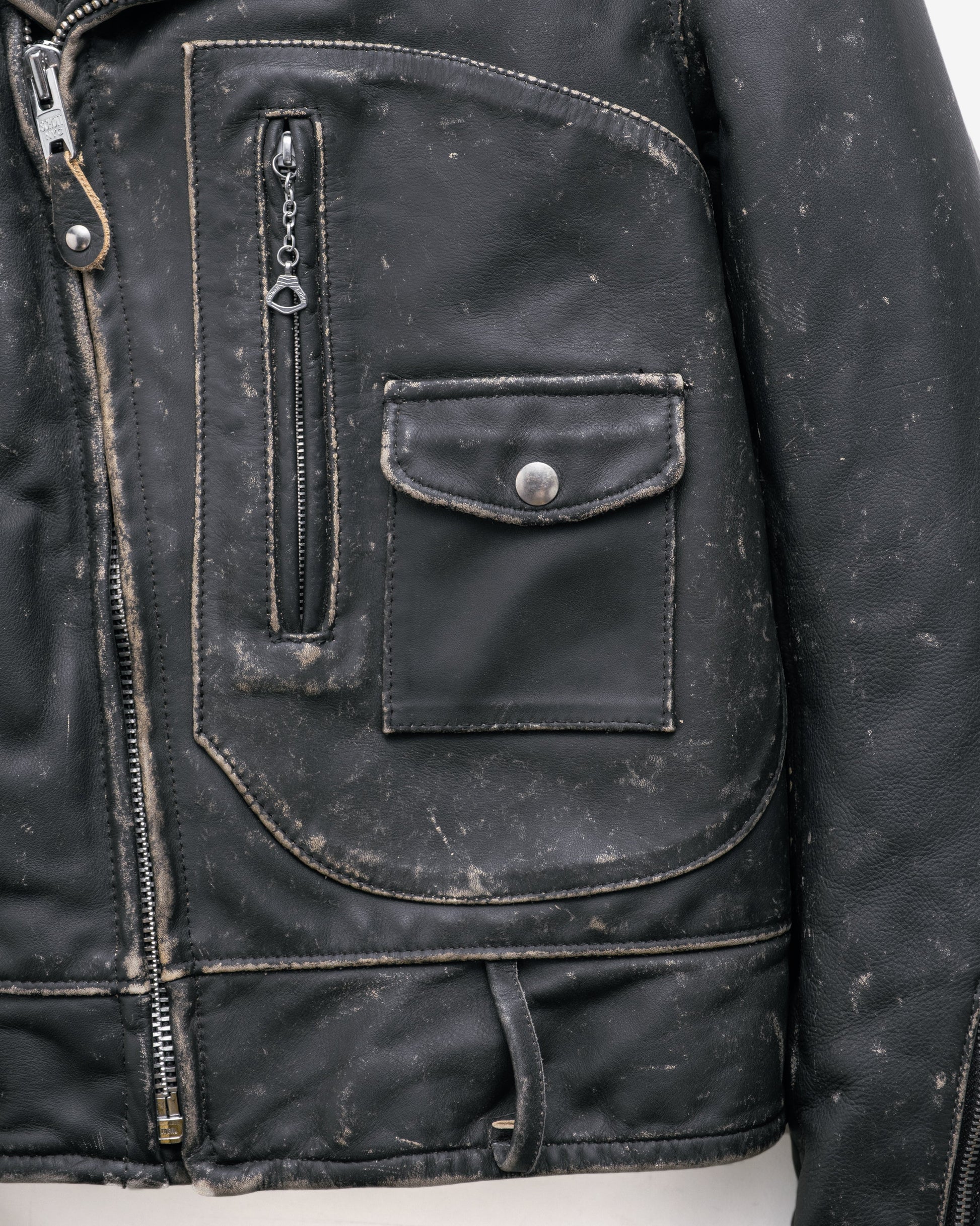 568VN — sleeve detail | Majestic Leather UK
