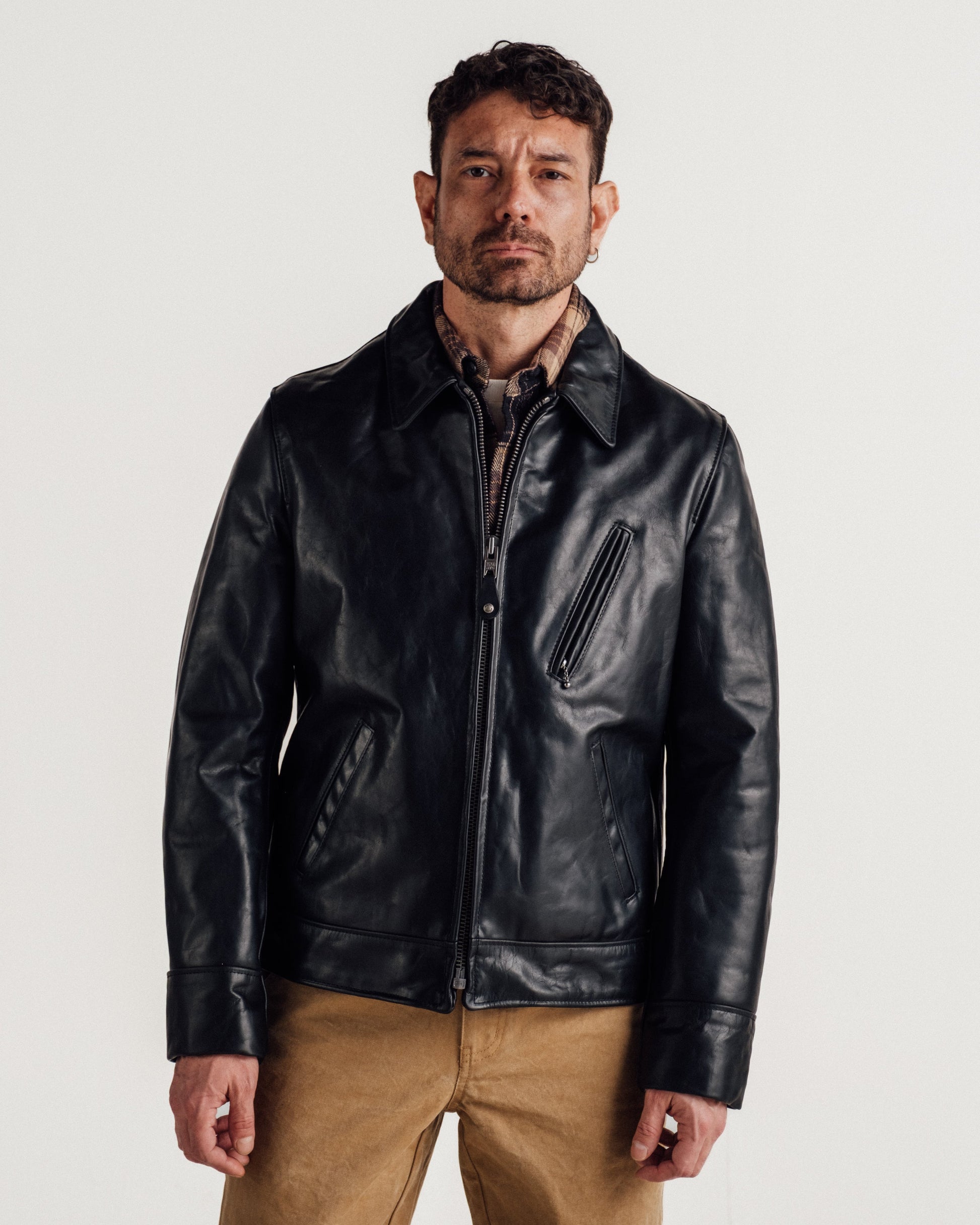 576 — collar detail | Majestic Leather UK